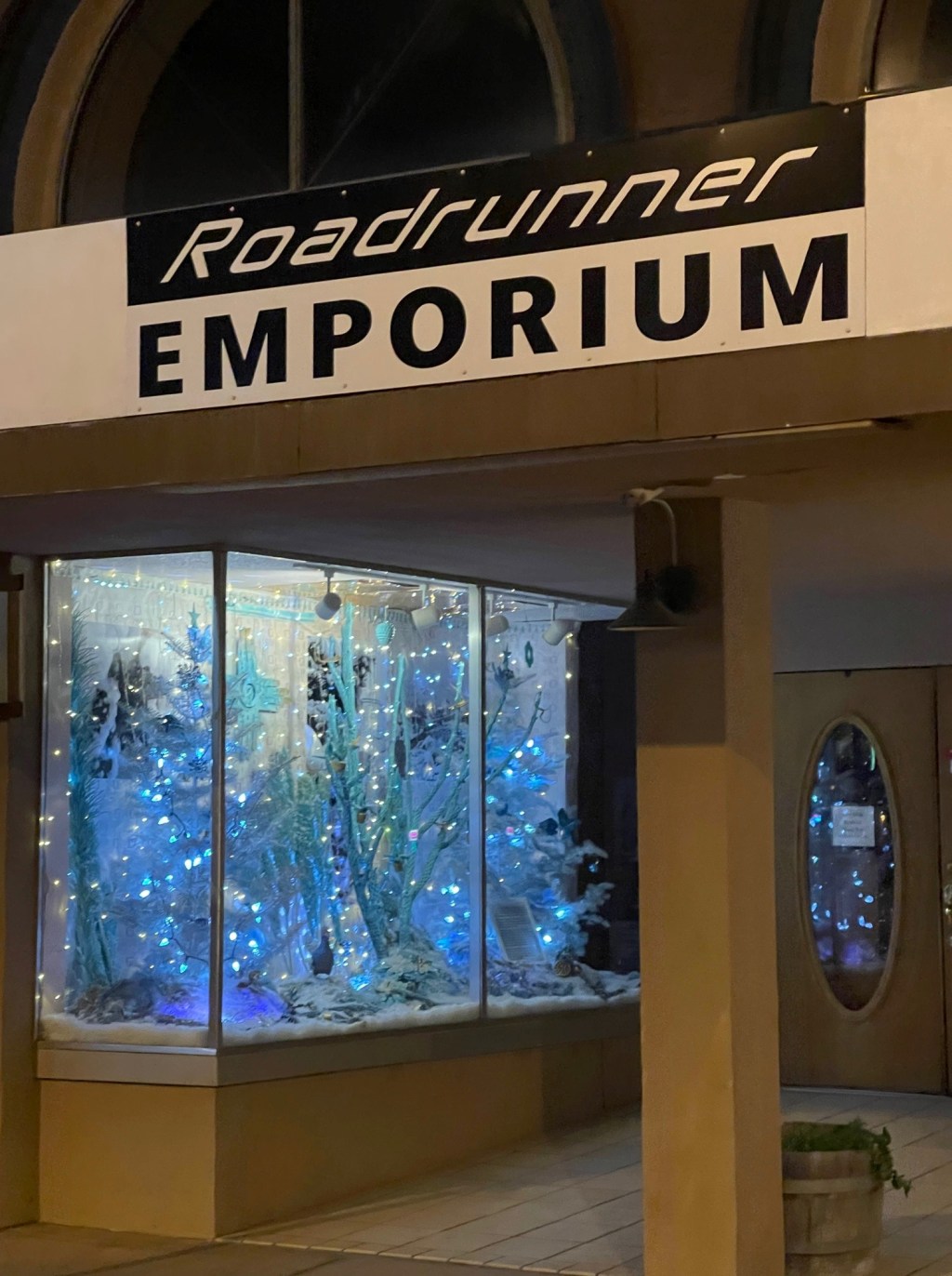 Alamogordo Chamber of Commerce Christmas Lights Contest Video featuring Roadrunner Emporium -Video created by Chris Edwards & Rene Sepulveda-authors, artists,&nbsp;coaching